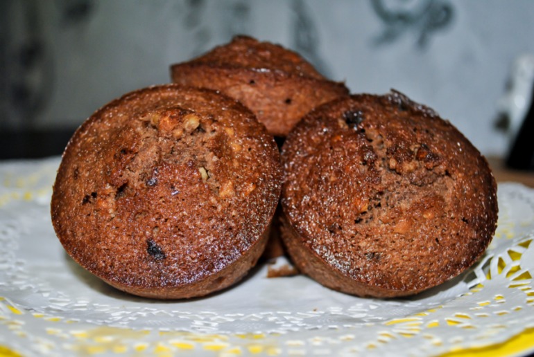 Готовим с детьми. Капкейки с изюмом и орехами.