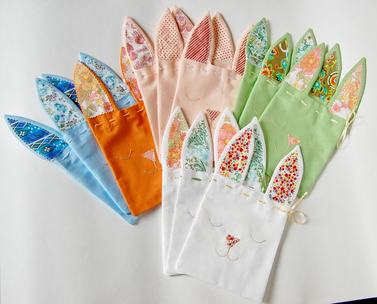 Пасхальные зайцы - мешочки для подарков