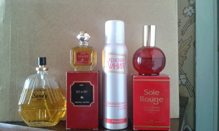 Отдам посуду разную, парфюм.