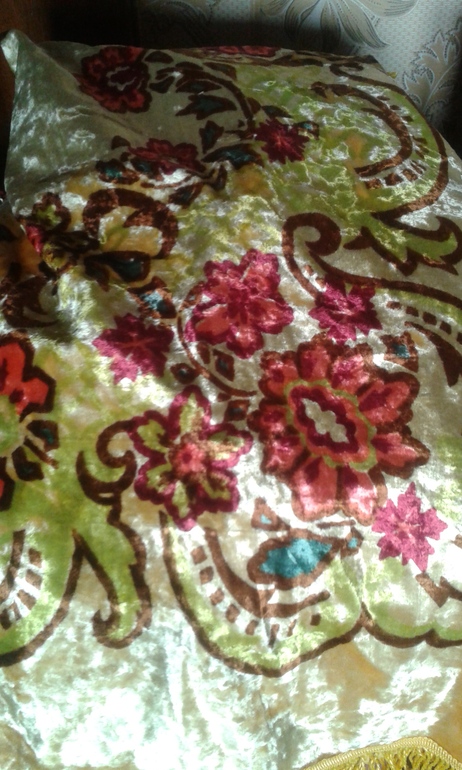 Отдам б/у подушки, покрывала, тюль, посуда, и др. Метро Савеловская