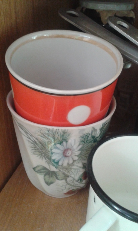 Отдам б/у подушки, покрывала, тюль, посуда, и др. Метро Савеловская