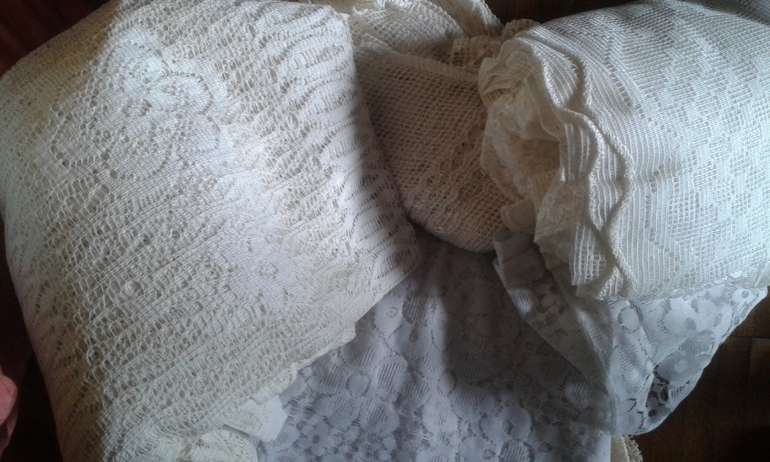 Отдам б/у подушки, покрывала, тюль, посуда, и др. Метро Савеловская