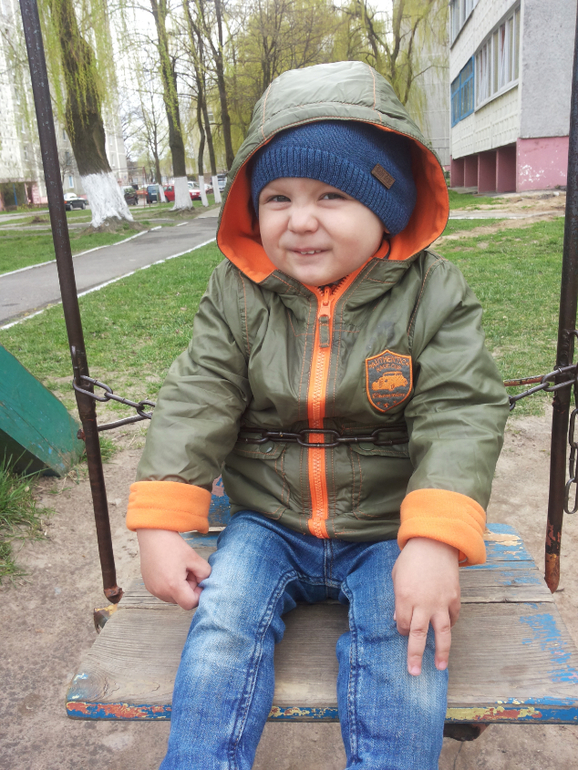 1,5 годика))