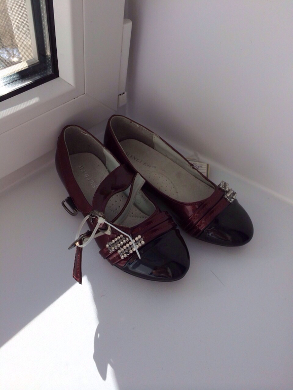 Обувь новая для девочки! Вся зима по 600 руб . Всю обувь смотрим под катом...