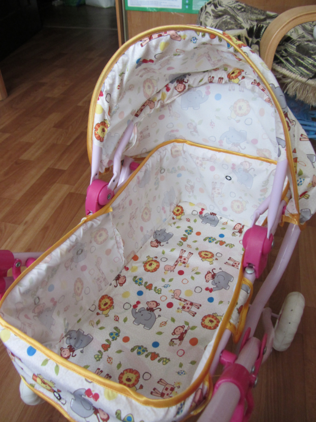 Коляска для дочки.