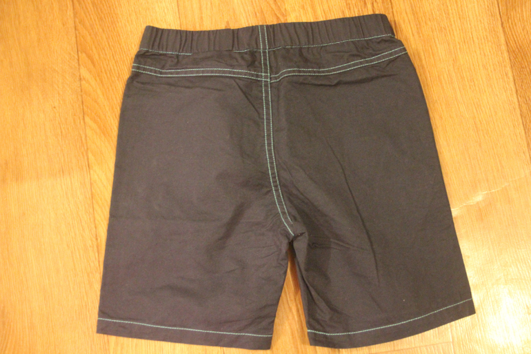 Продам Джинсы летние 116 см и шорты 122 см по 350 руб.