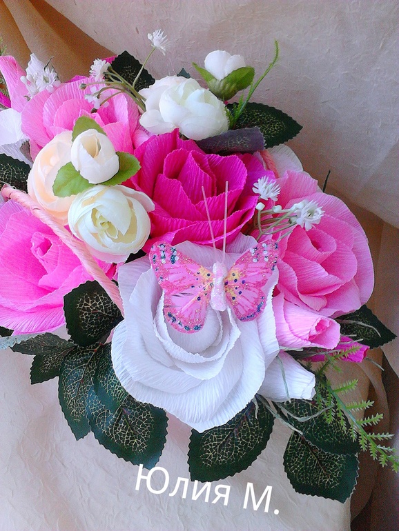 Сумочка и ручной.