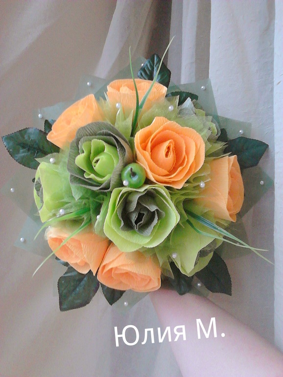 Сумочка и ручной.