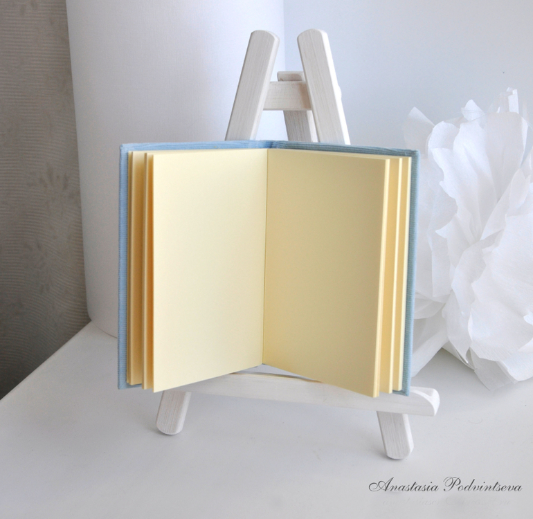 Много всего - открытки, обложки, блокноты.