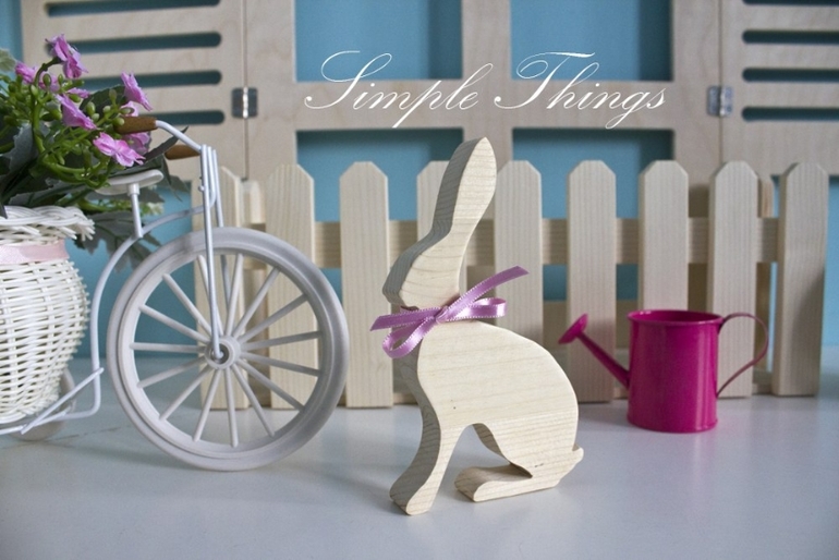 Окошко со ставнями и цветником. Simple Things