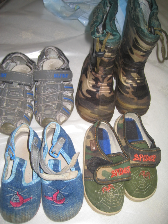 Отдаю санки б/у, мобиль, обувь на мальчика