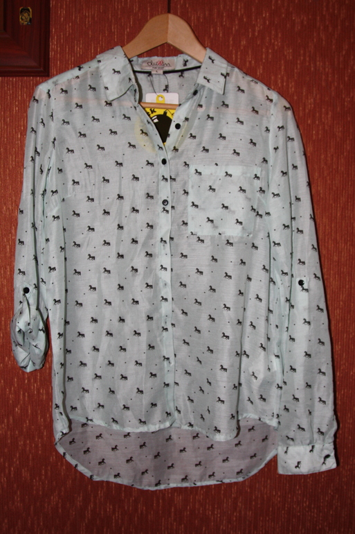 Продам новые блузки.