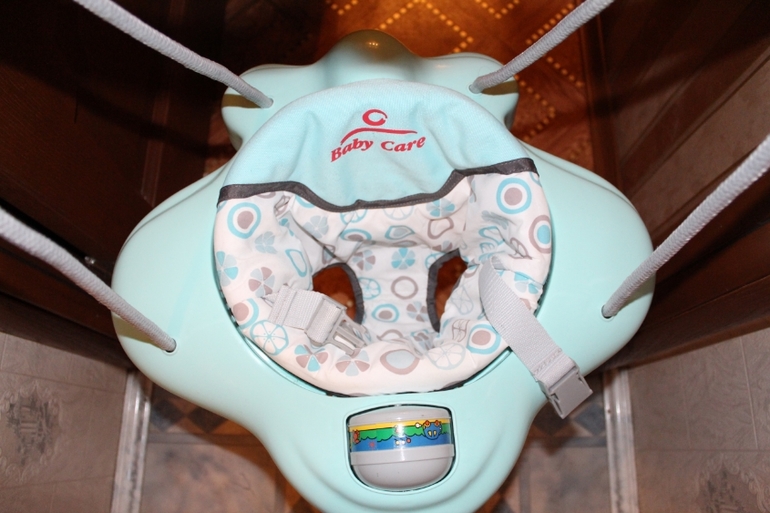 Продаю прыгунки Baby Care голубого цвета, 700р.