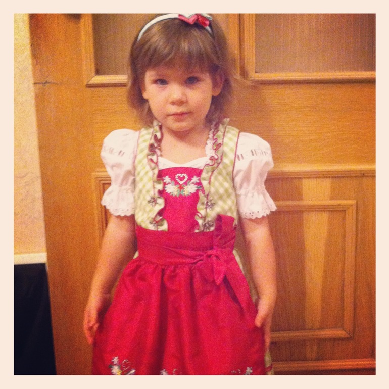 Маруся на Дне рождения кузины Даши (очень много фото)