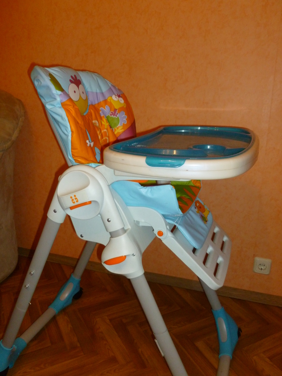 Продается стульчик для кормления Chicco Polly