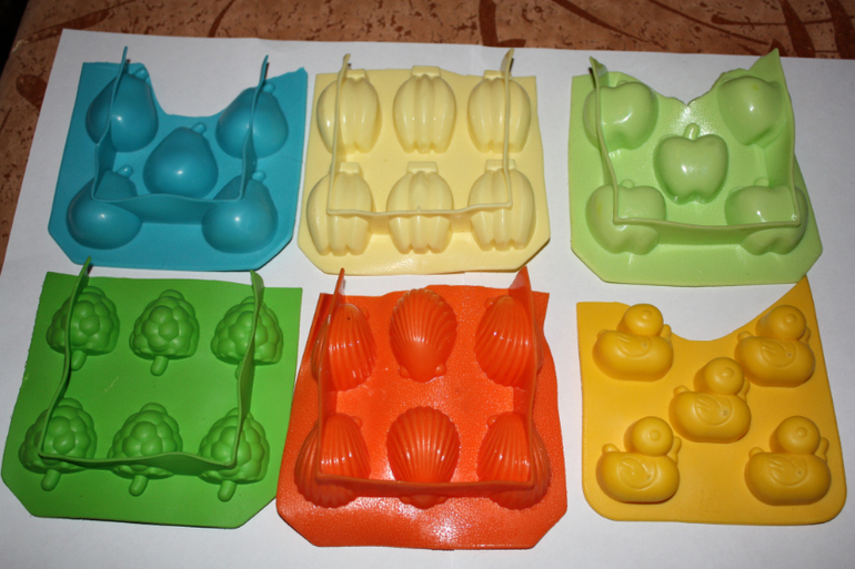 Продам новые формы.