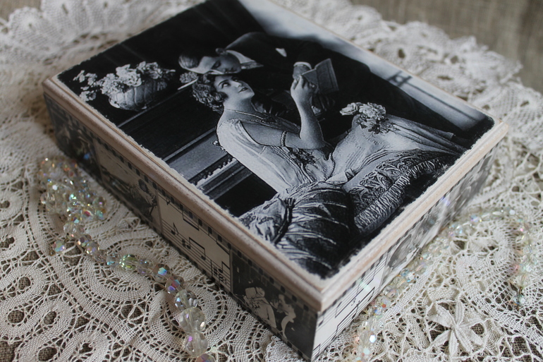 Декупажный конкурс. Тема - монохром/сепия