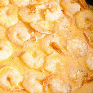 Тигровые креветки в сливочном соусе