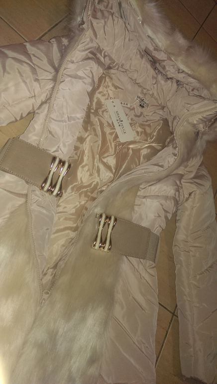 В наличии! Длинная, зимняя курточка на молнии с капюшоном - 2600руб.