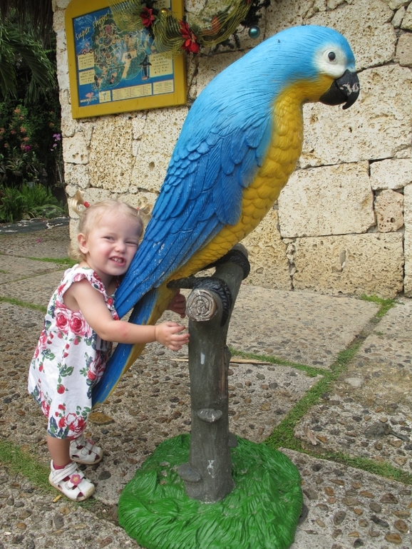 Пунта-Кана с дочкой в 1,4 года, декабрь.