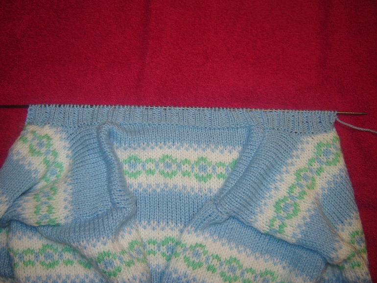 Жакет с жаккардовыми полосами