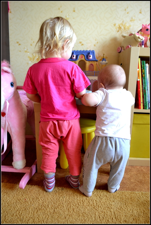 8 месяцев с погодками.