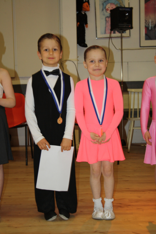 танцы танцы))