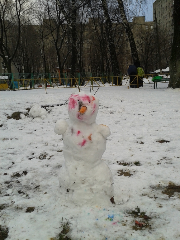 Первый снеговик!!!