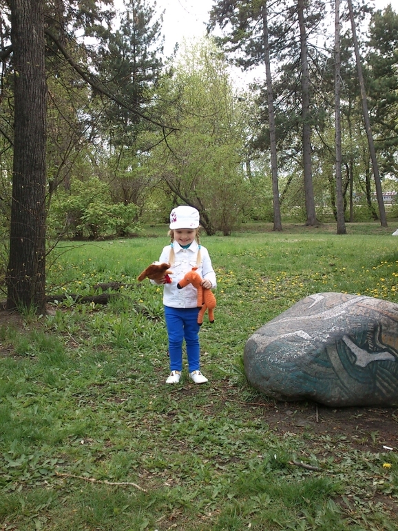 Полинка гуляет