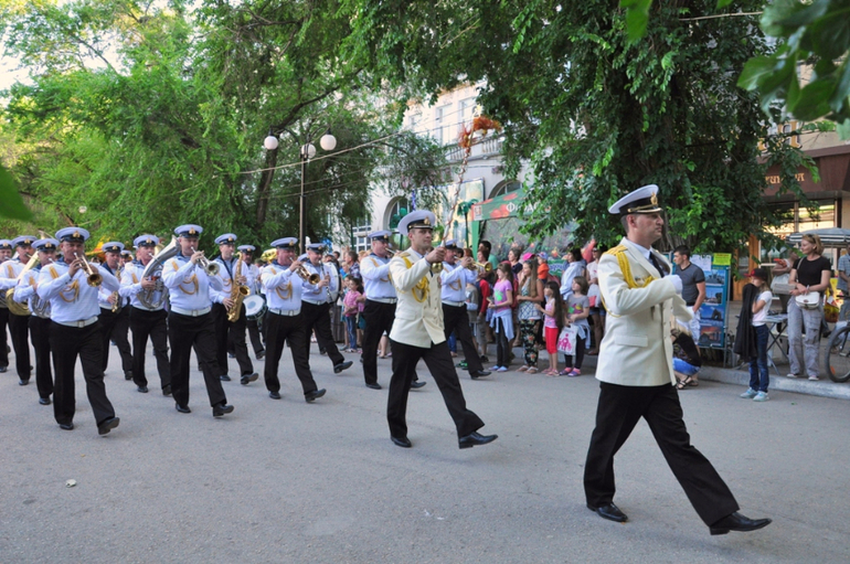 Феодосию посетил фестиваль военных оркестров