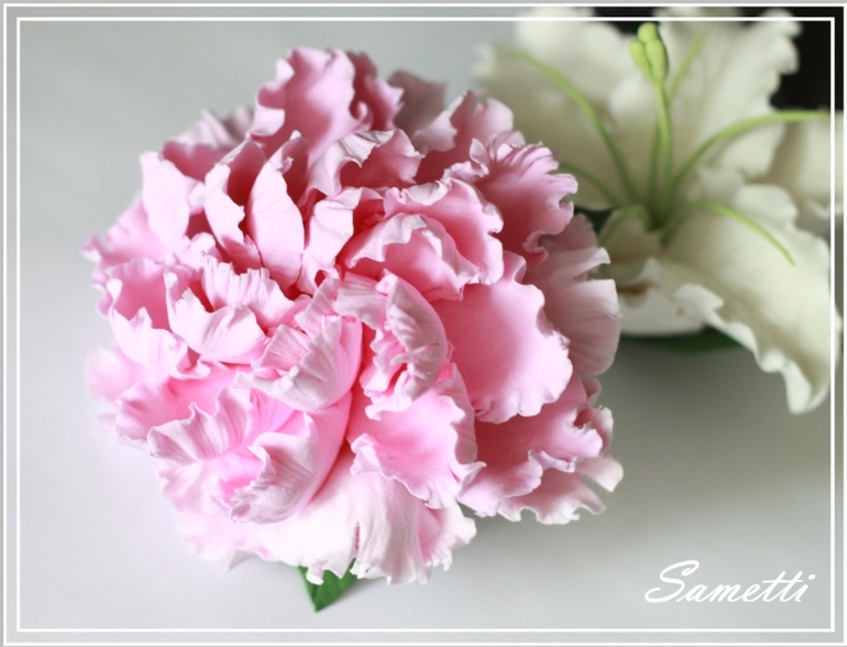 Яркие украшения и аксессуары на лето