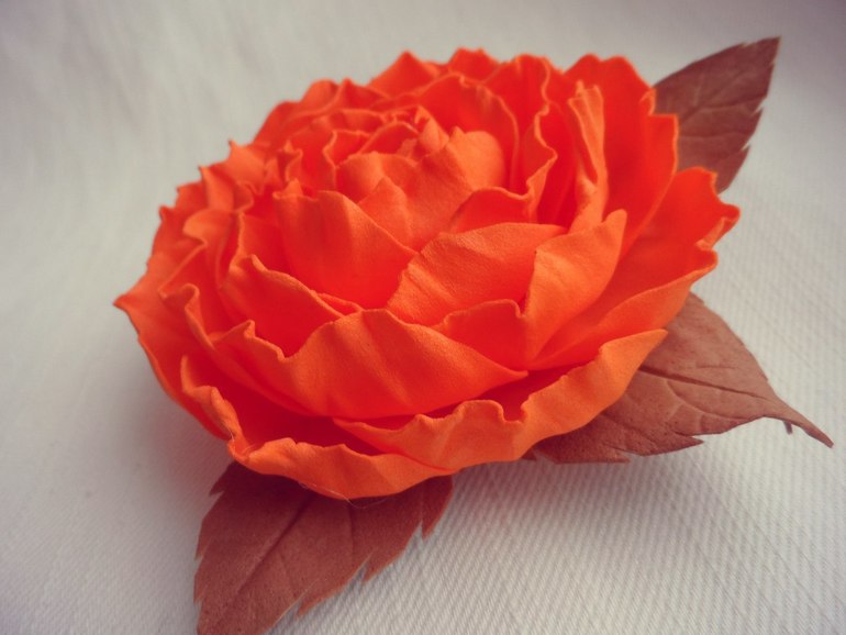 Оранжевая роза из фоамирана