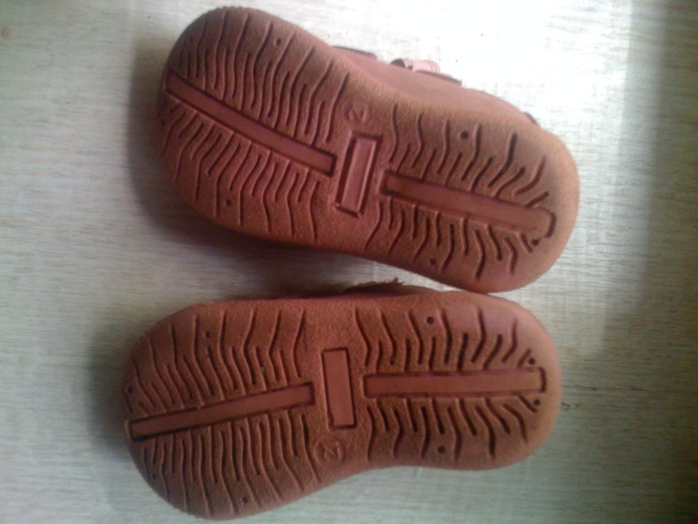 Туфли на весну - 21. за 450 руб.  + в подарок - сандалики (21) и матроска (74). линия встреч - Жуковский, Люберцы, метро от Выхино до Пушкинской