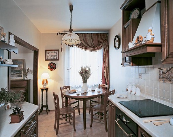 белые стены)