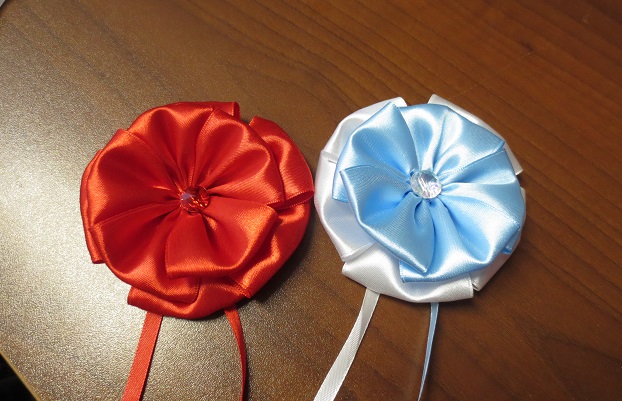 Цветки из атласной ленты