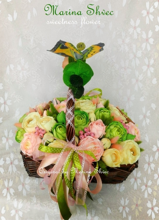 Корзиночка с лялечкой-бабочкой =)