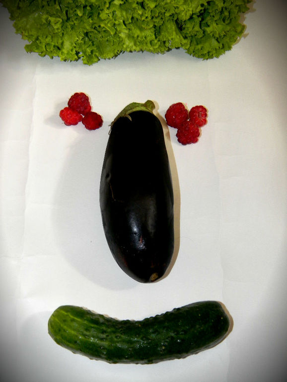 Странные лица...