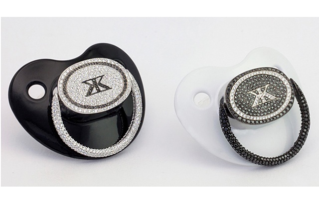 Пустышка в бриллиантах от Kalfin Jewellery