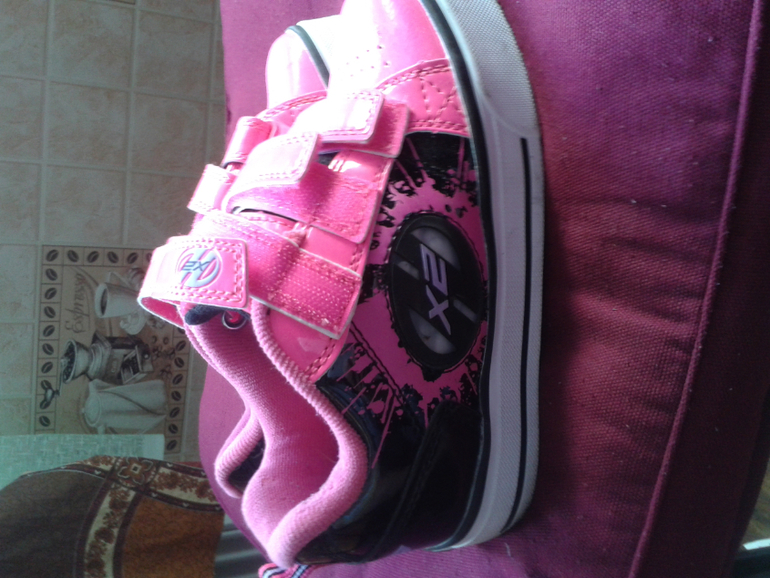 Роликовые кроссовки HEELYS