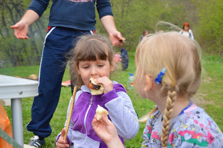 Хорошо у бабушки отдыхать.