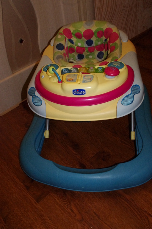 Ходунки chicco 1500 руб