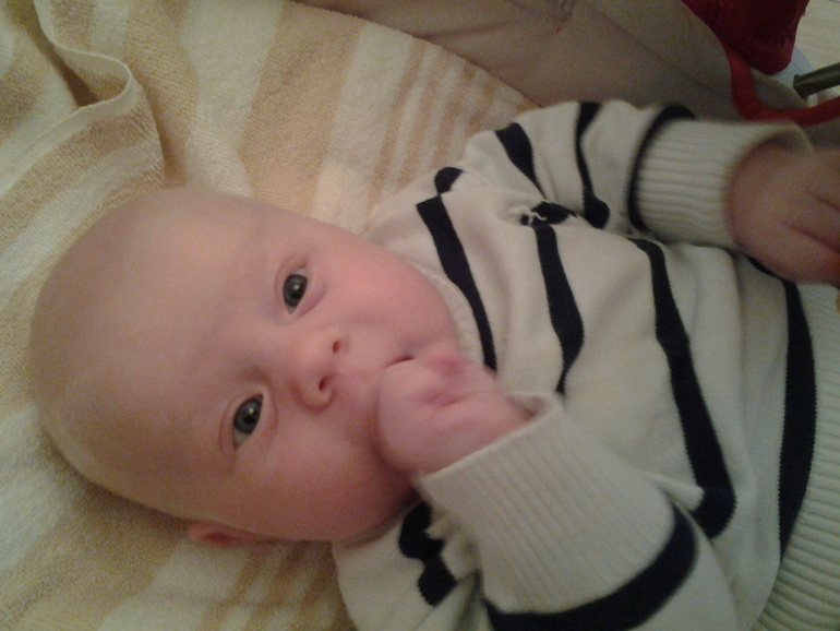 Мишутке 2 с половиной месяца