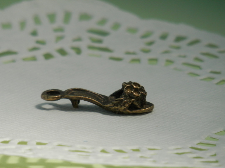 Пуговицы, подвески, кружево!!! Много фото!!!