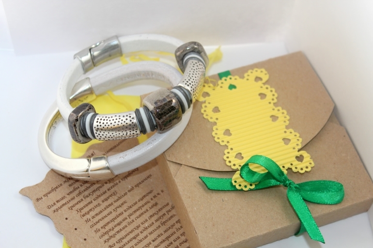 Сет из двух браслетов