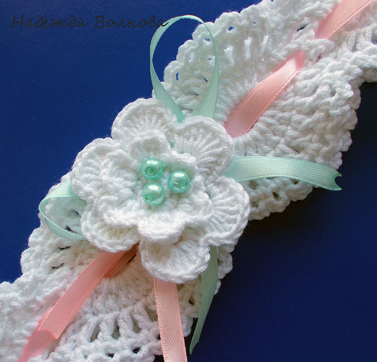 Пинетки и повязочка для малышки