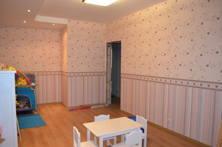 Помогите расставить мебель в детской!