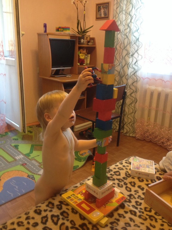 Запустить бумажного змея и измерить все лужи в округе!