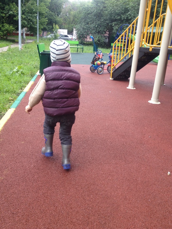 Запустить бумажного змея и измерить все лужи в округе!