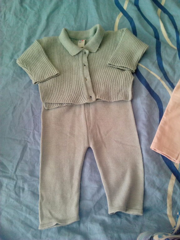 Отдам вещи на девочку.