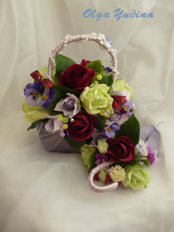 Первая сумочка. первый букет из органзы и прочее,прочее.